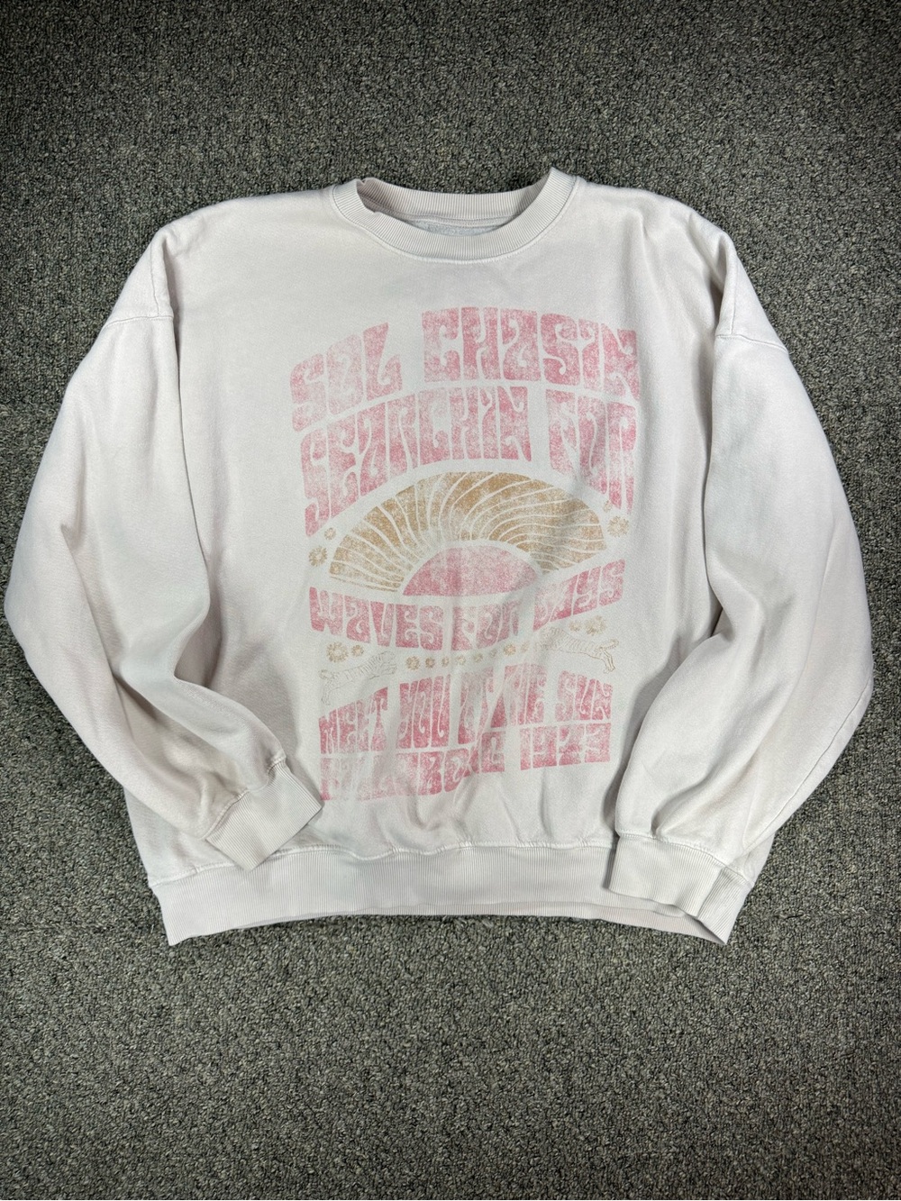 Billabong "Sol Chasin" Graphic Sweatshirt - Off-White/Cream - Size M/L
